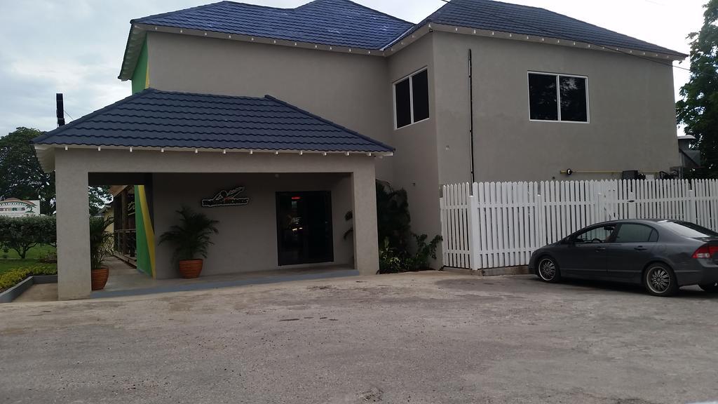 Sky Castles Apt J3 Ocho Rios Exterior photo